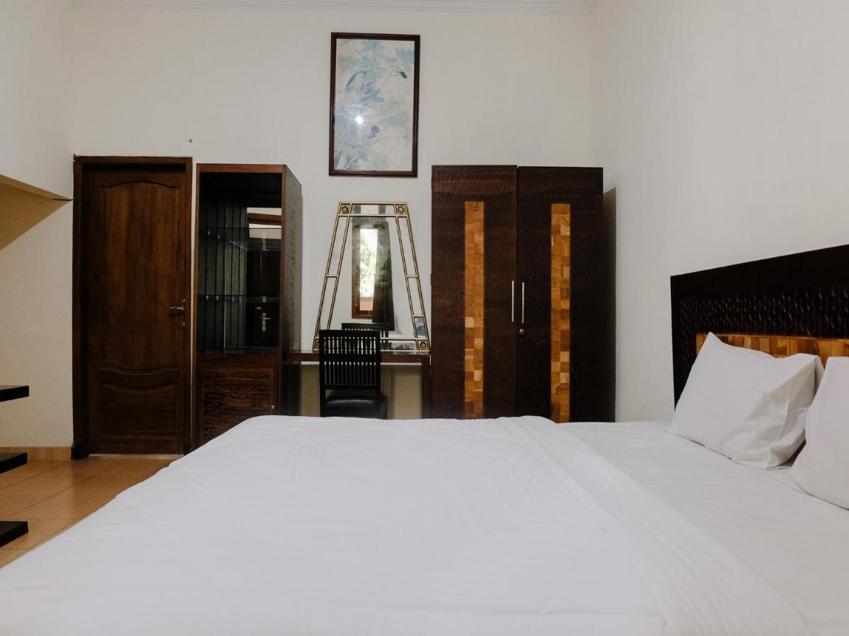 Hotel Mahkota Plengkung Banyuwangi  Exterior foto