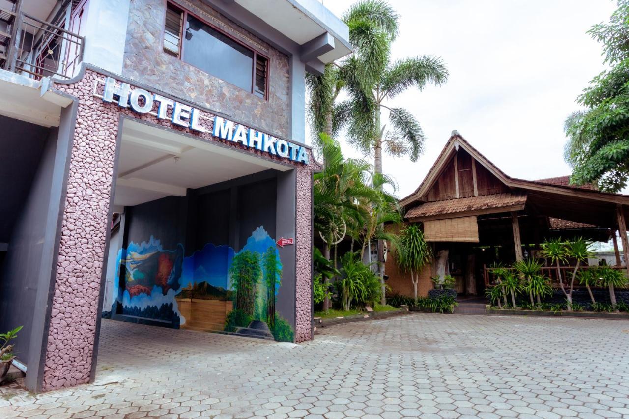Hotel Mahkota Plengkung Banyuwangi  Exterior foto