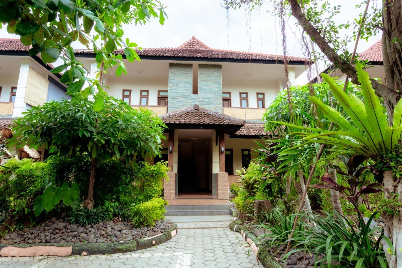 Hotel Mahkota Plengkung Banyuwangi  Exterior foto