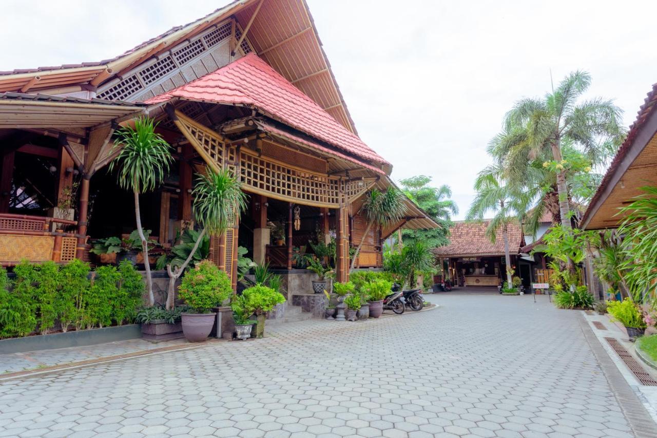 Hotel Mahkota Plengkung Banyuwangi  Exterior foto