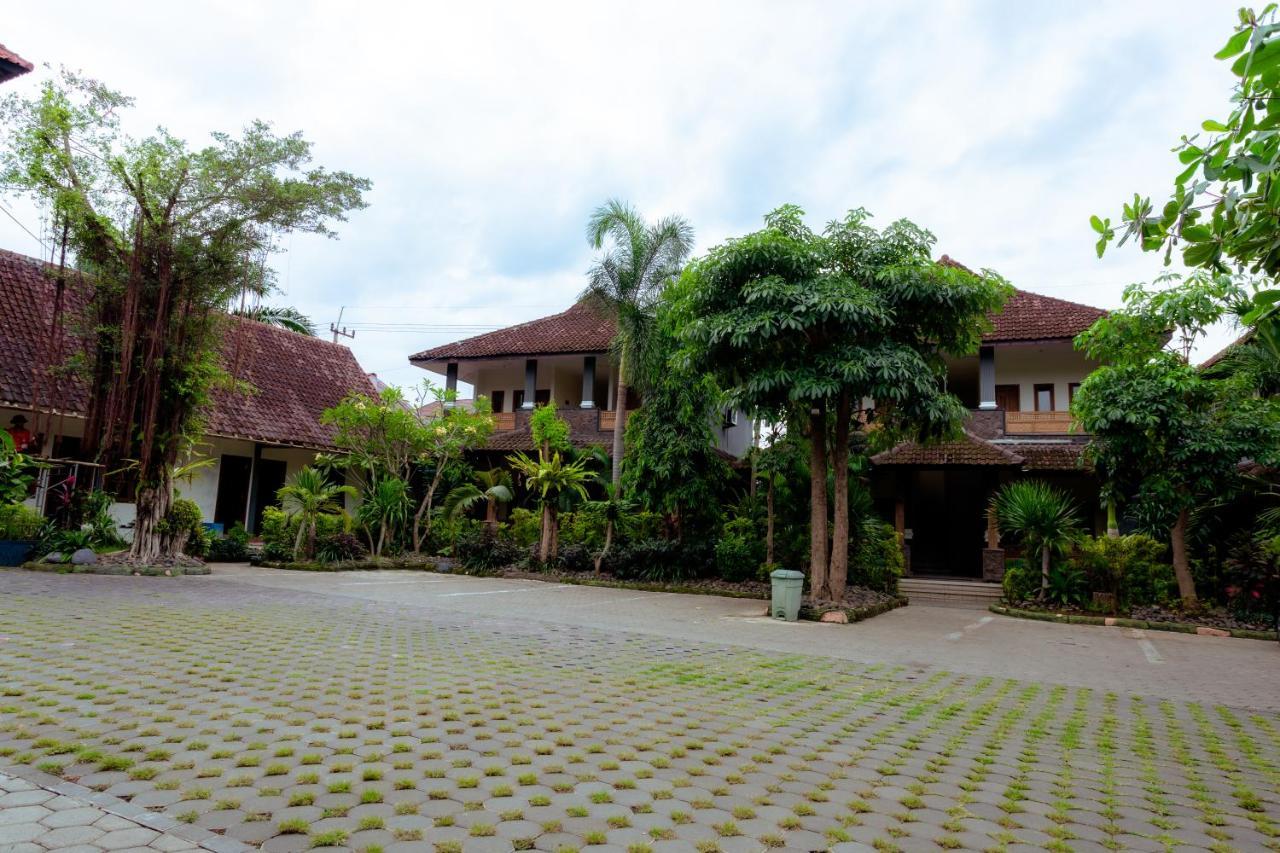 Hotel Mahkota Plengkung Banyuwangi  Exterior foto