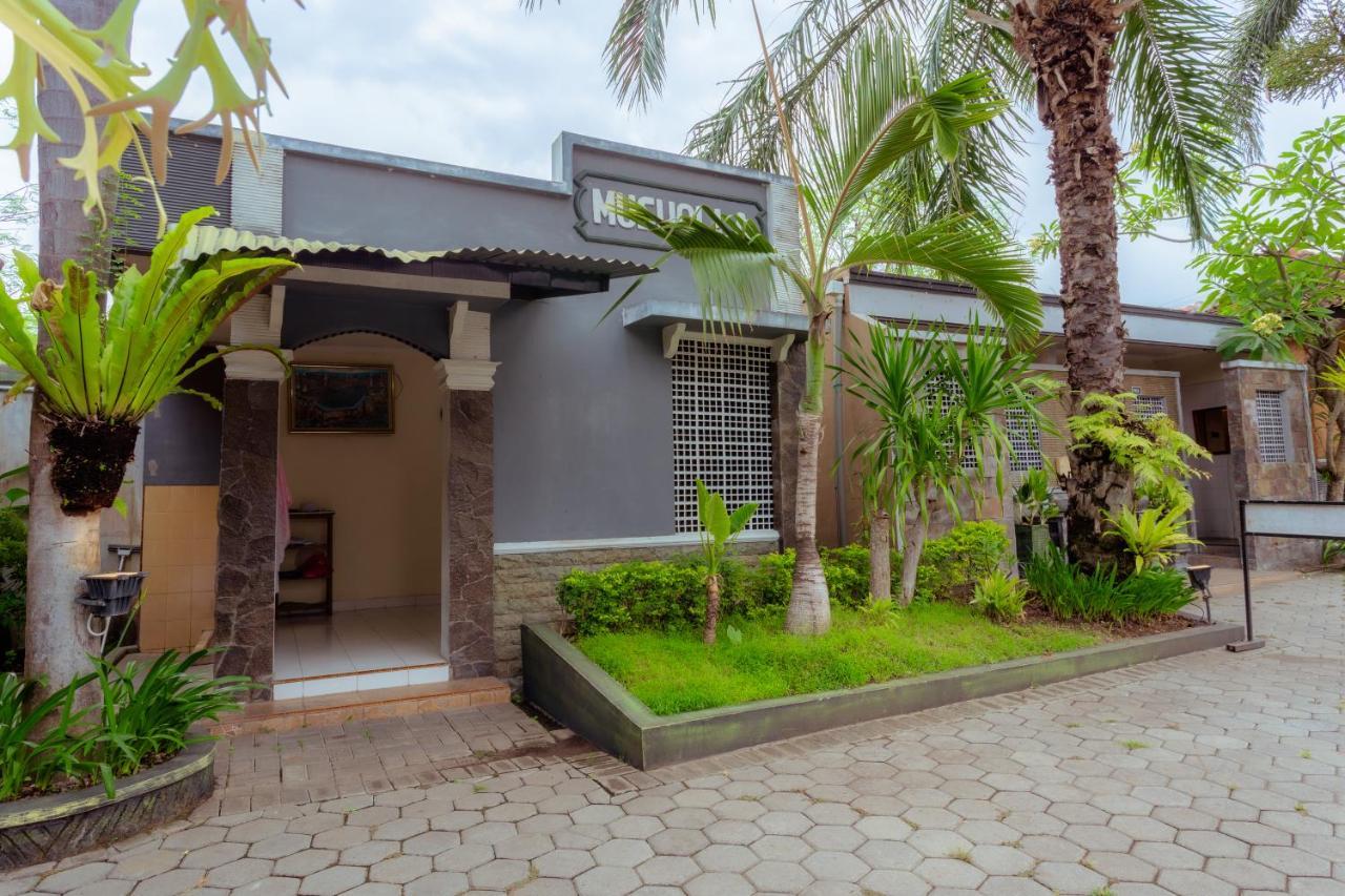 Hotel Mahkota Plengkung Banyuwangi  Exterior foto