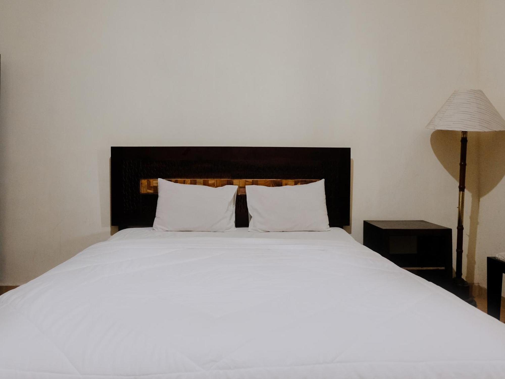 Hotel Mahkota Plengkung Banyuwangi  Zimmer foto