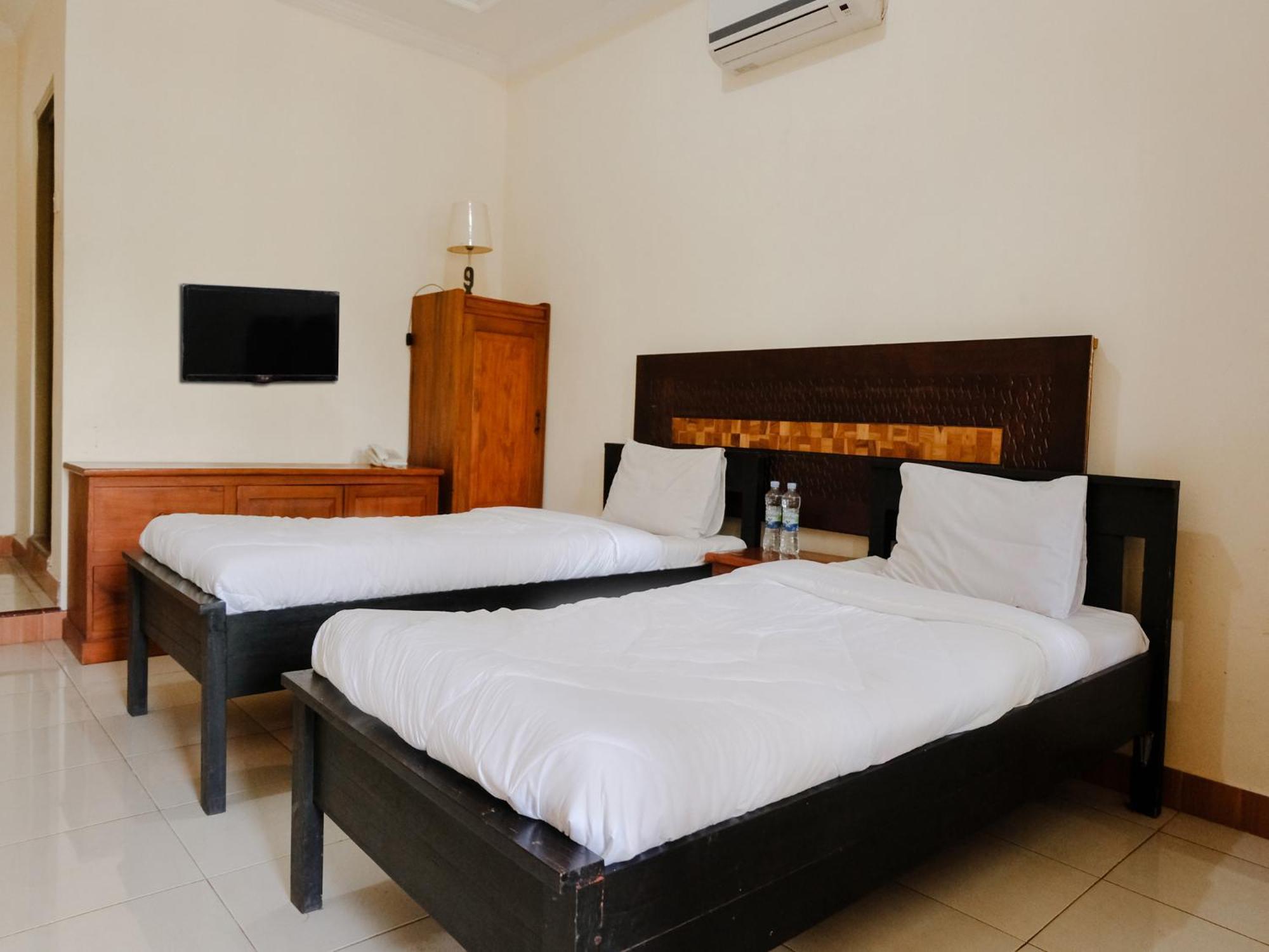 Hotel Mahkota Plengkung Banyuwangi  Zimmer foto