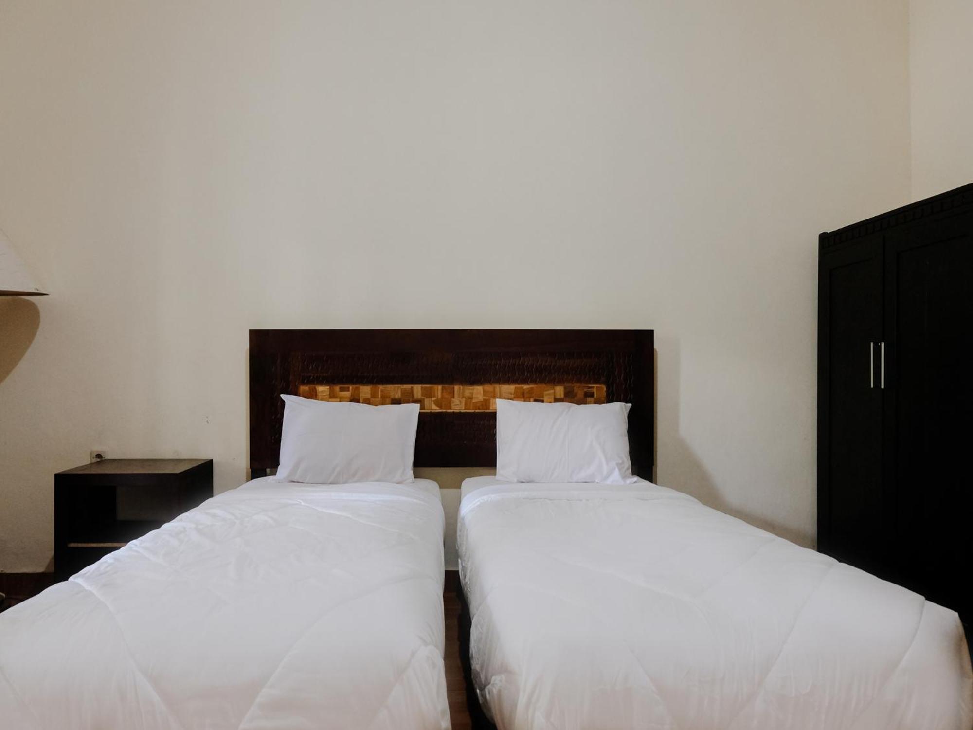 Hotel Mahkota Plengkung Banyuwangi  Zimmer foto