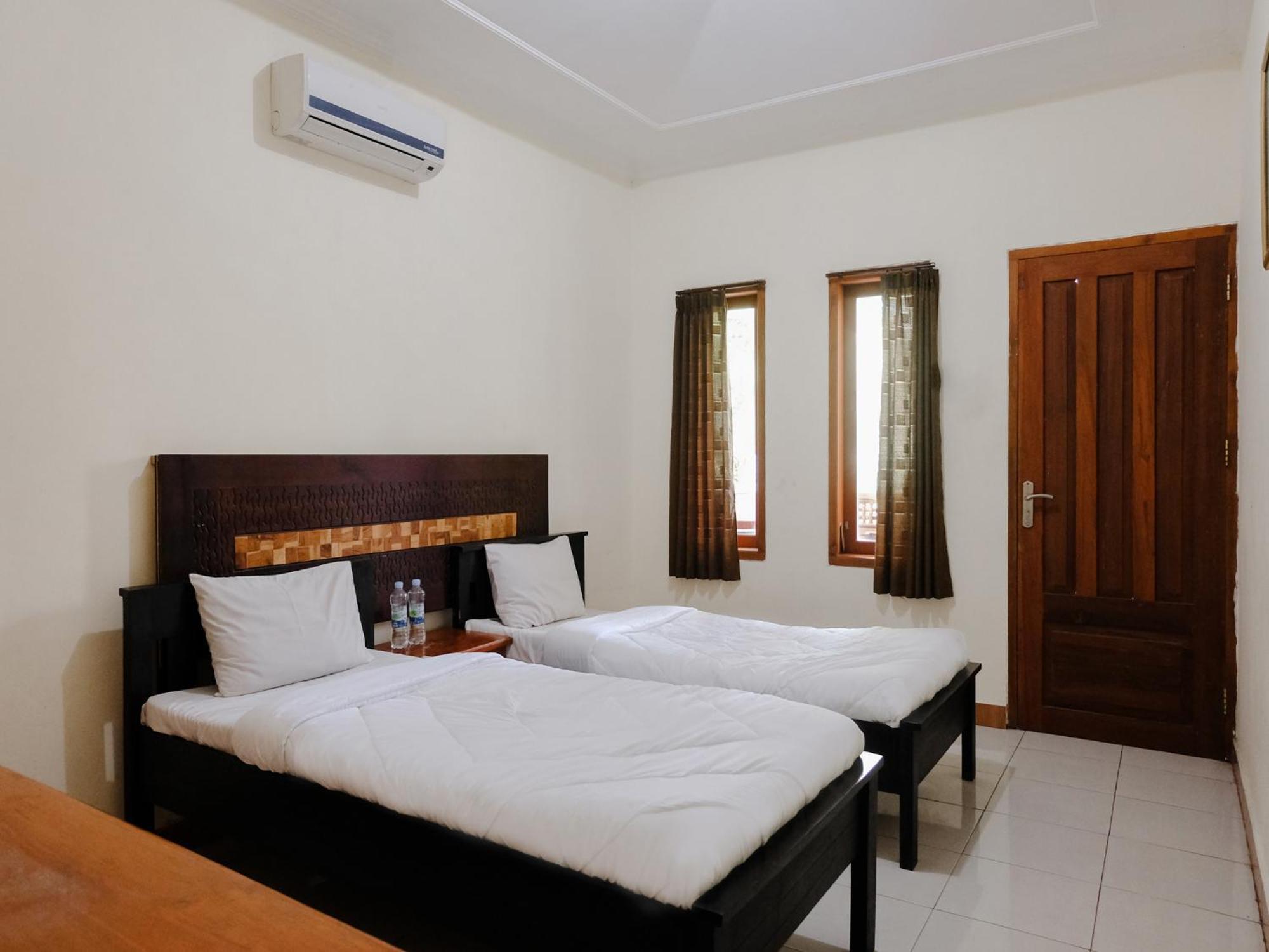 Hotel Mahkota Plengkung Banyuwangi  Zimmer foto