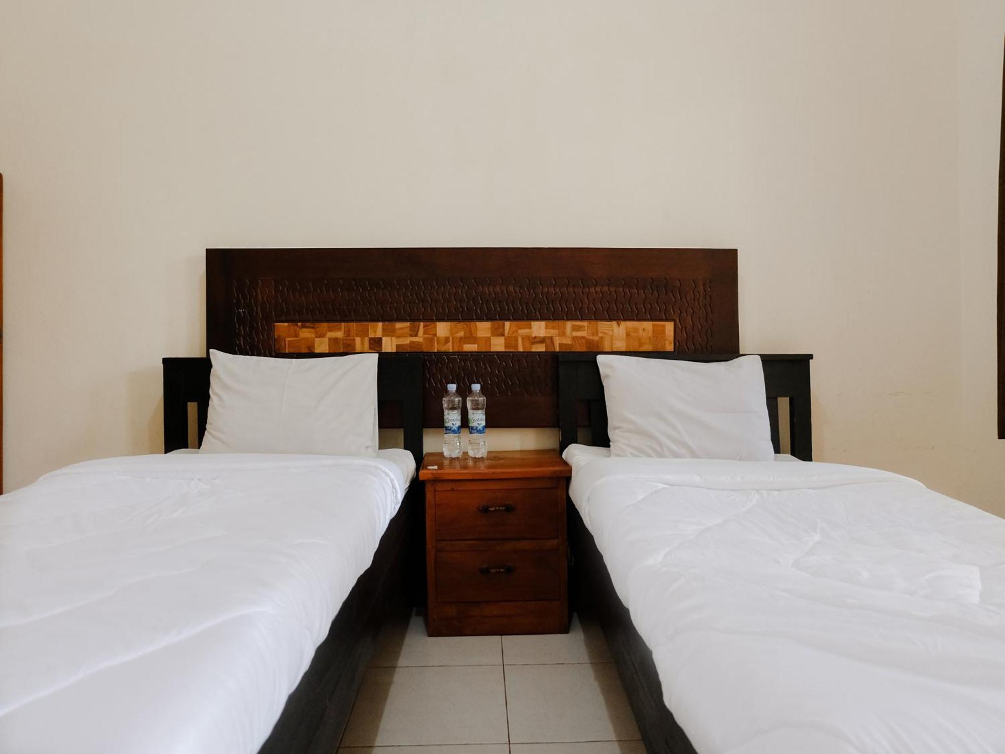 Hotel Mahkota Plengkung Banyuwangi  Zimmer foto