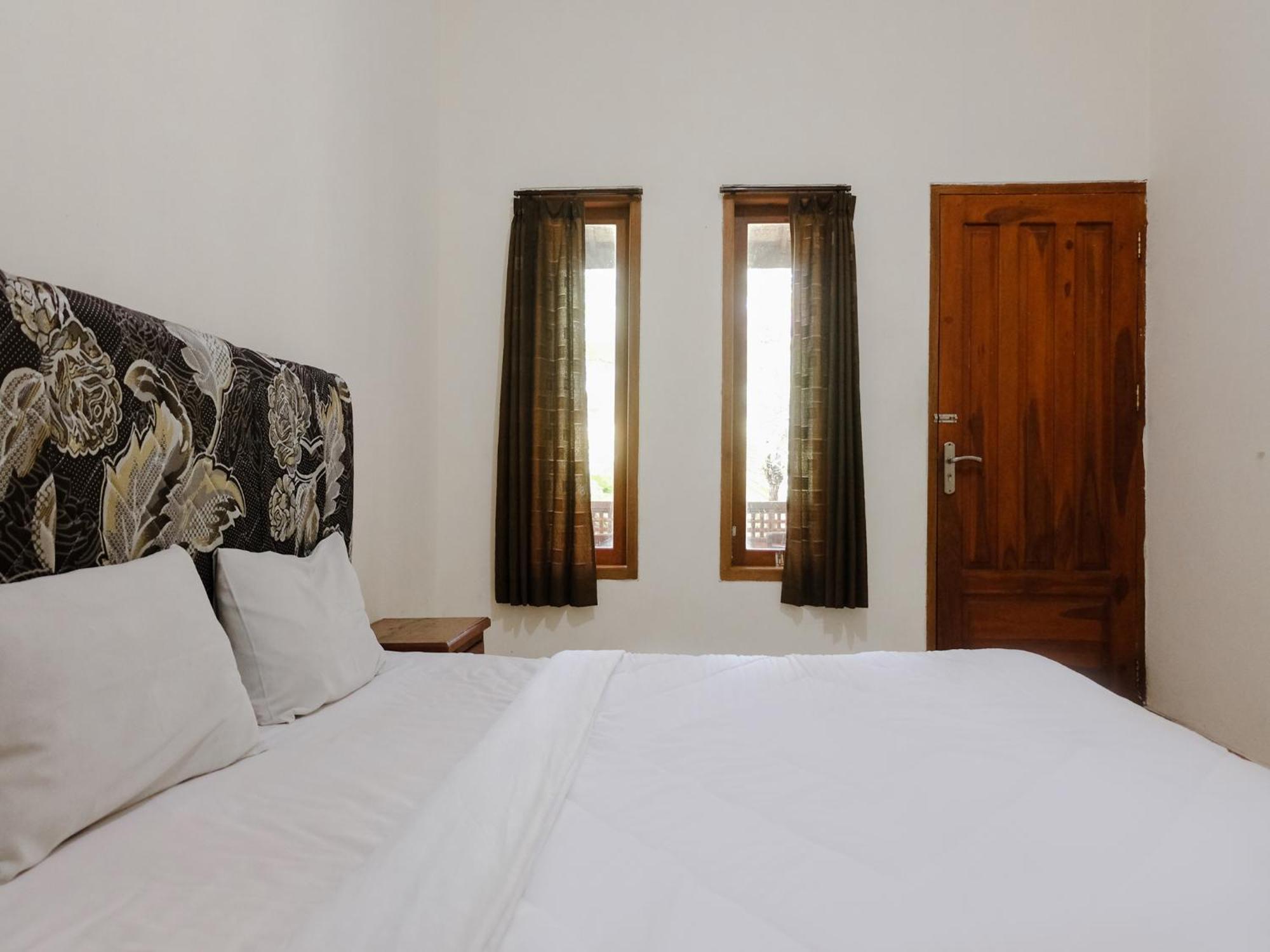 Hotel Mahkota Plengkung Banyuwangi  Zimmer foto