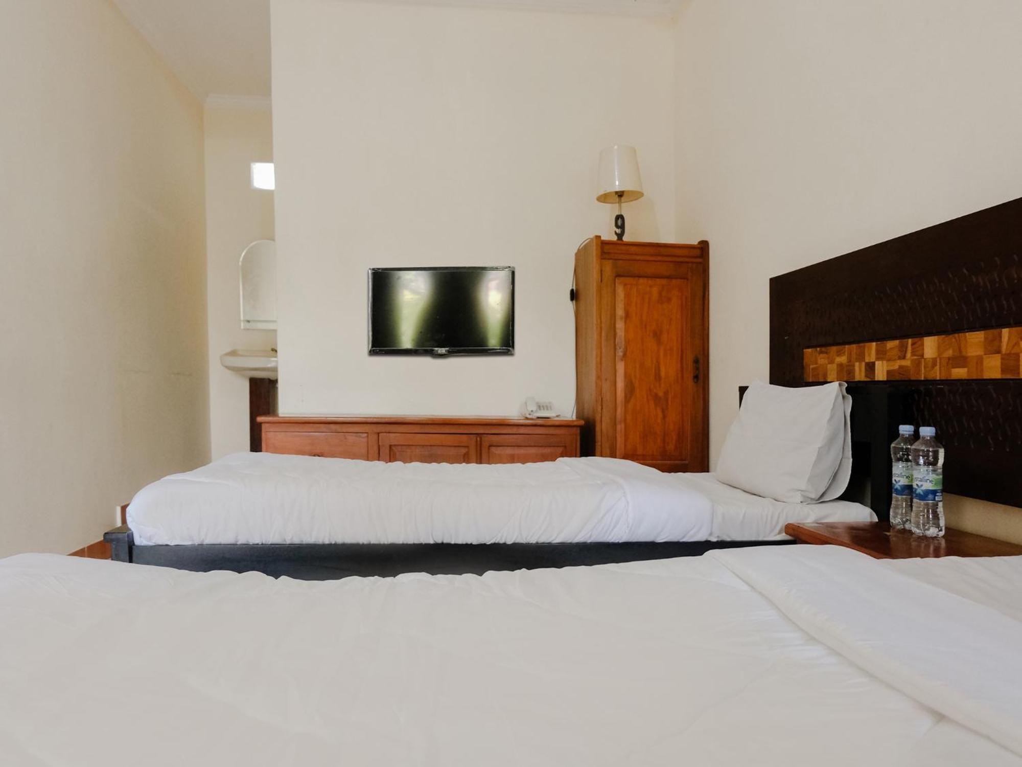 Hotel Mahkota Plengkung Banyuwangi  Zimmer foto