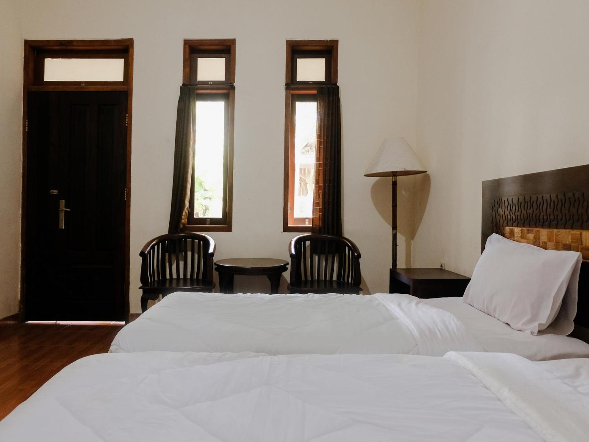 Hotel Mahkota Plengkung Banyuwangi  Zimmer foto